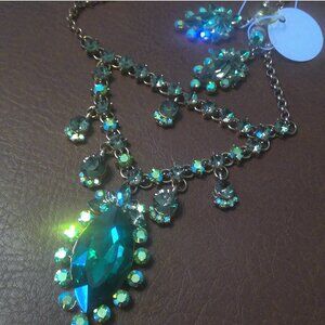 matching green stone bling necklace and earing set
